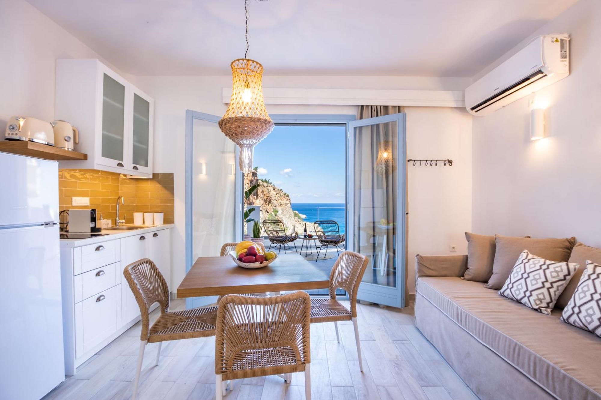 Yploui Suites カルパトス エクステリア 写真