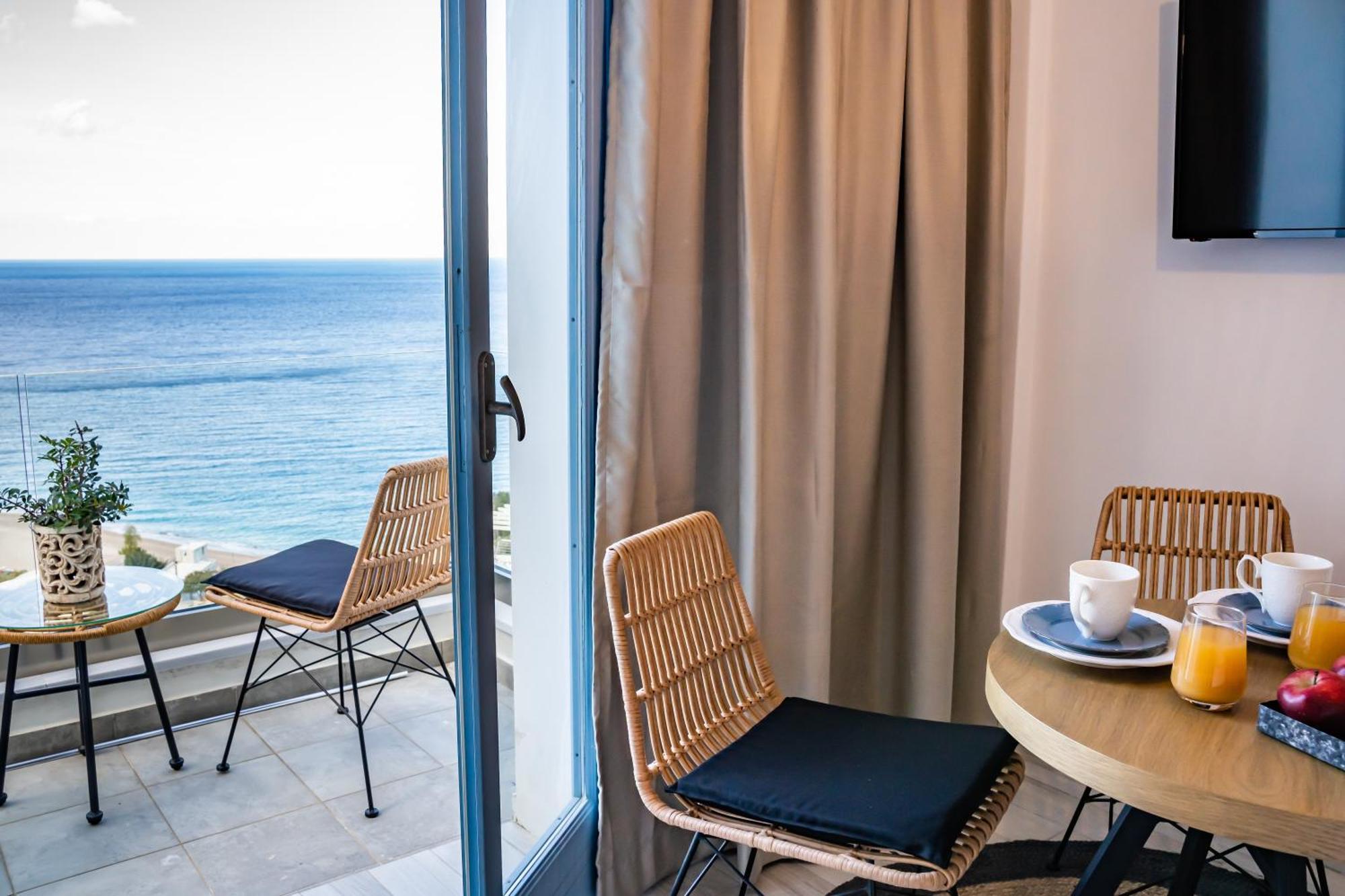 Yploui Suites カルパトス エクステリア 写真