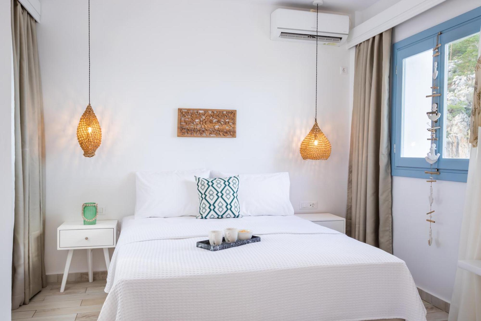 Yploui Suites カルパトス エクステリア 写真