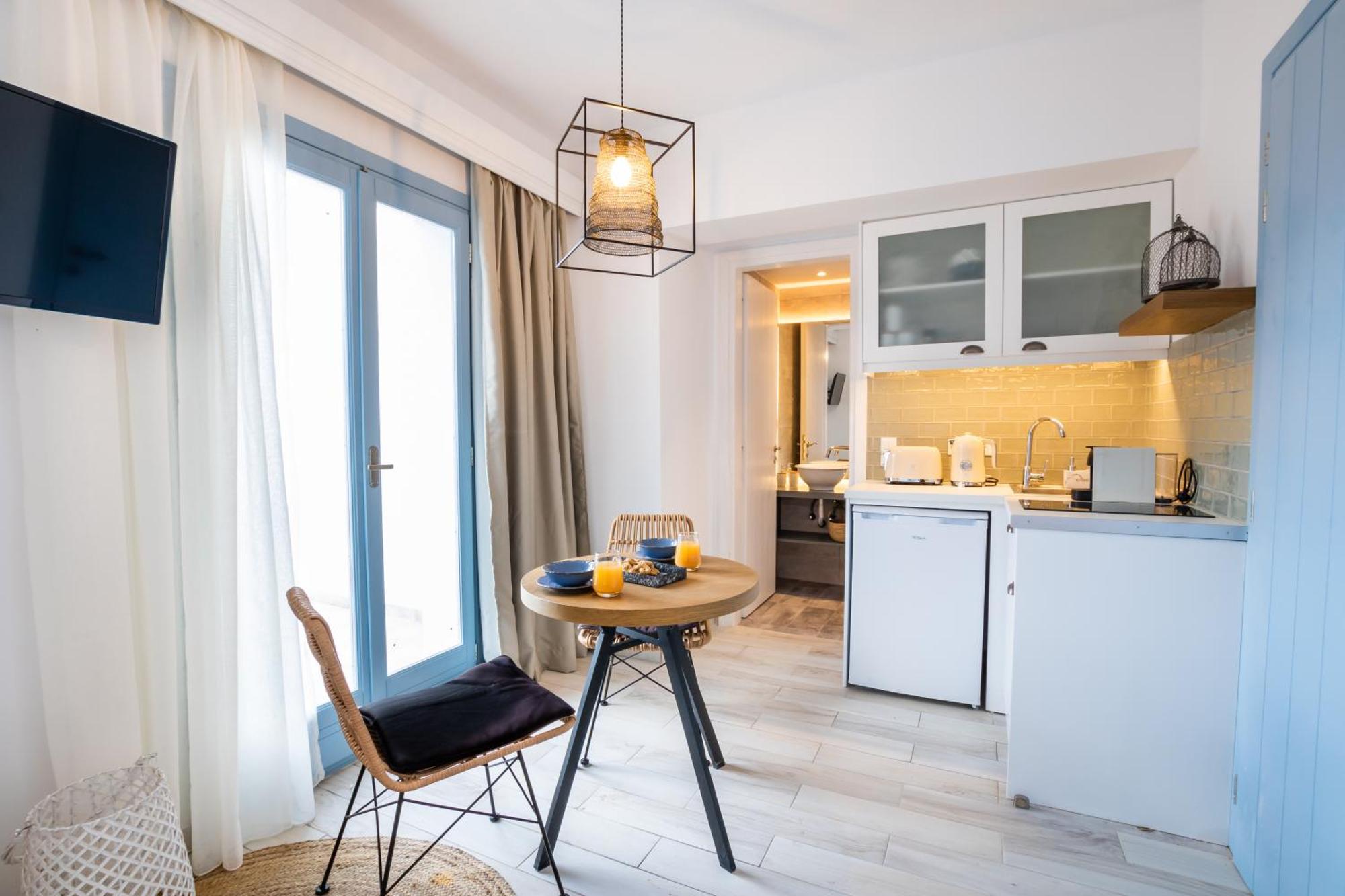 Yploui Suites カルパトス エクステリア 写真
