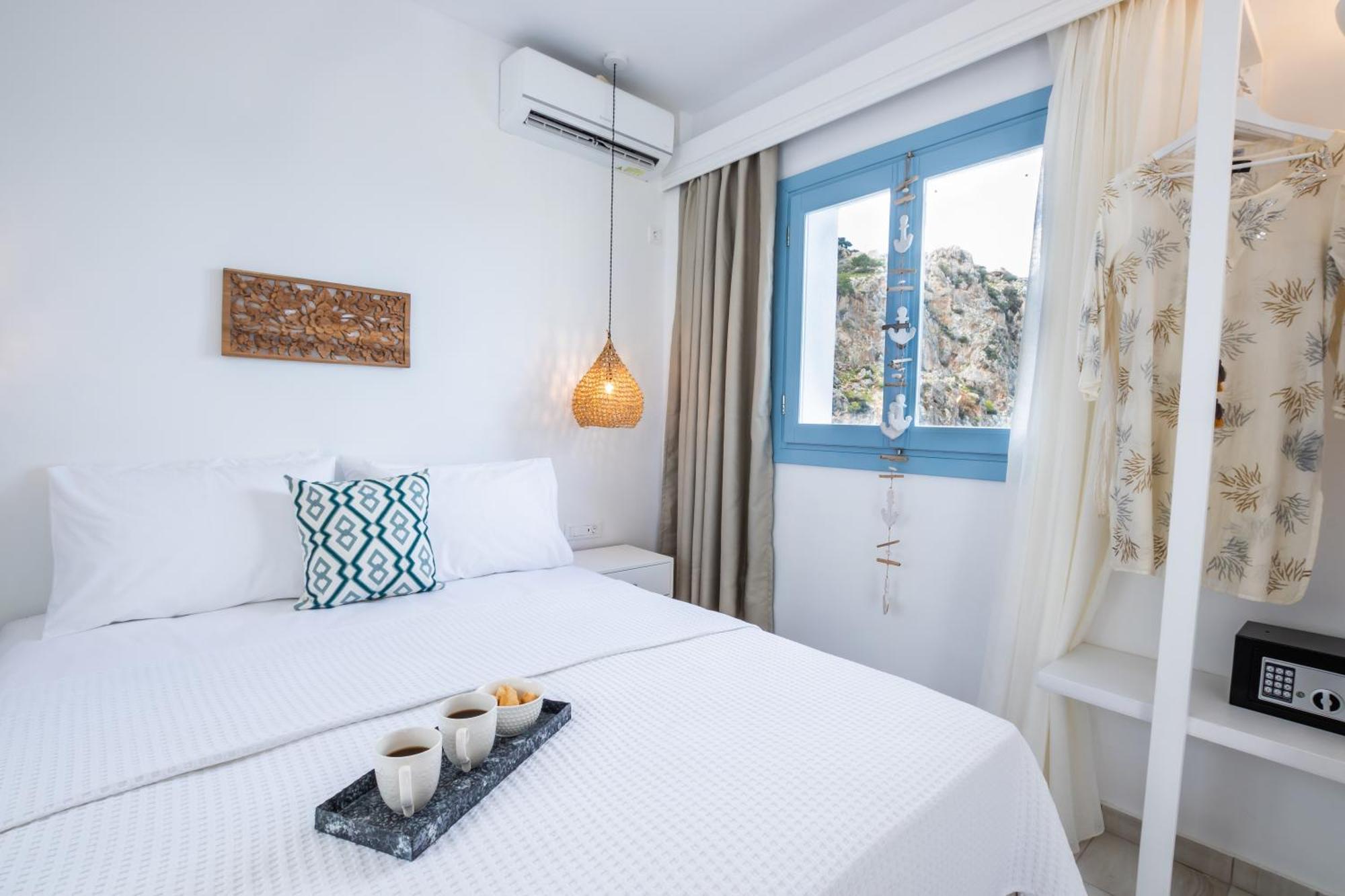 Yploui Suites カルパトス エクステリア 写真