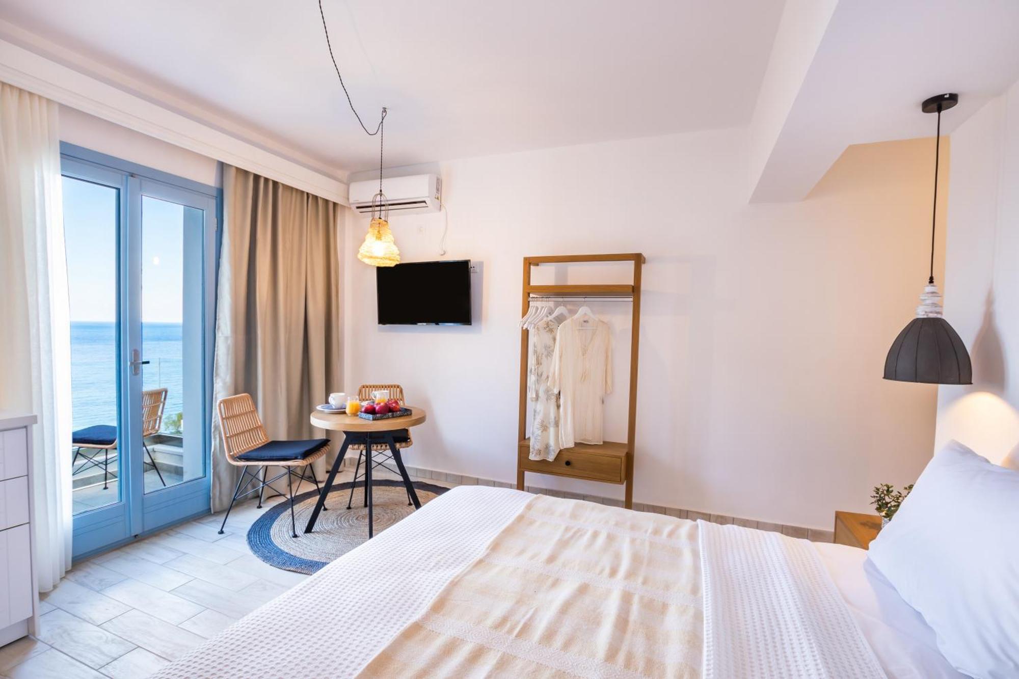 Yploui Suites カルパトス エクステリア 写真