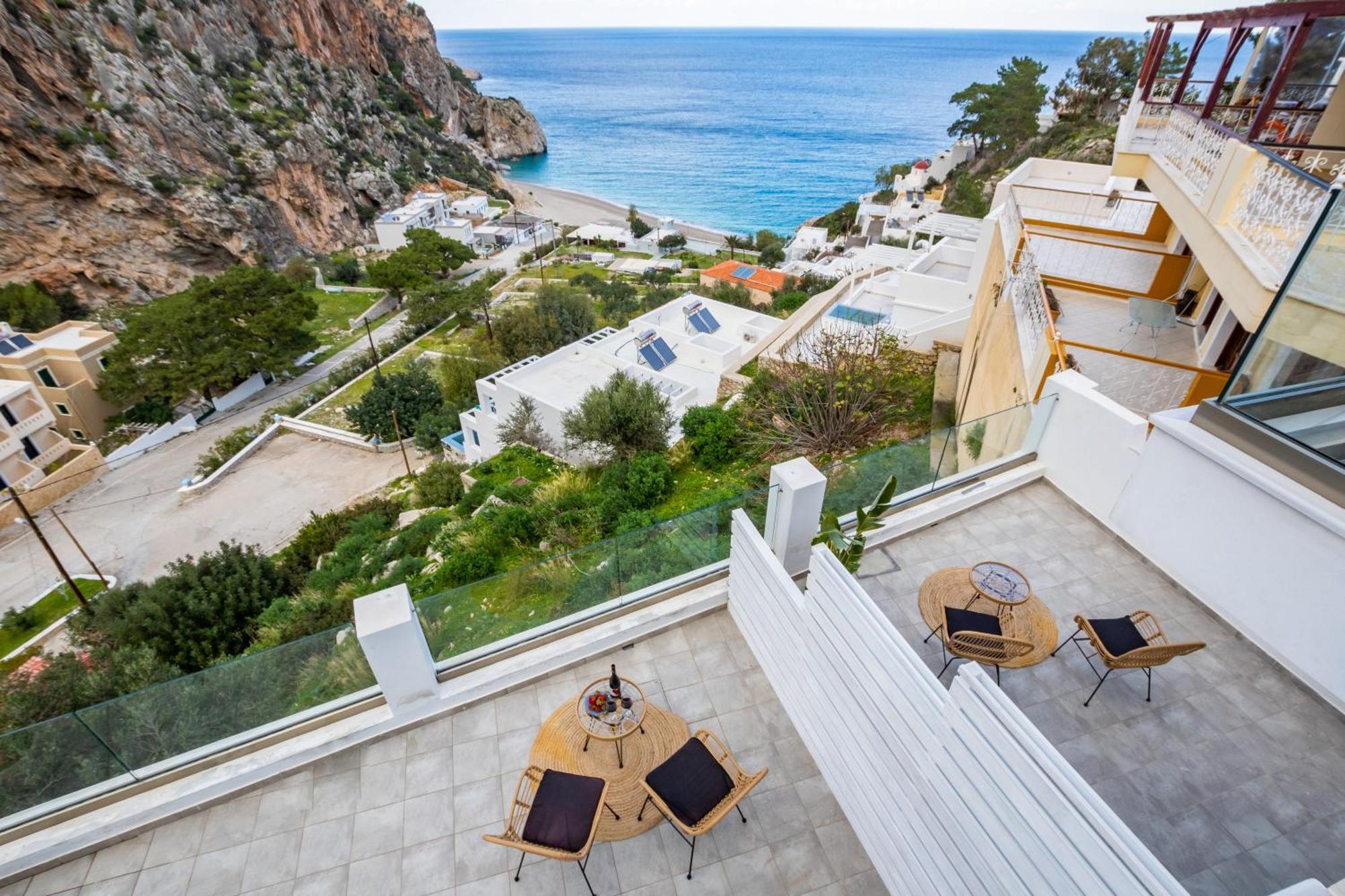 Yploui Suites カルパトス エクステリア 写真