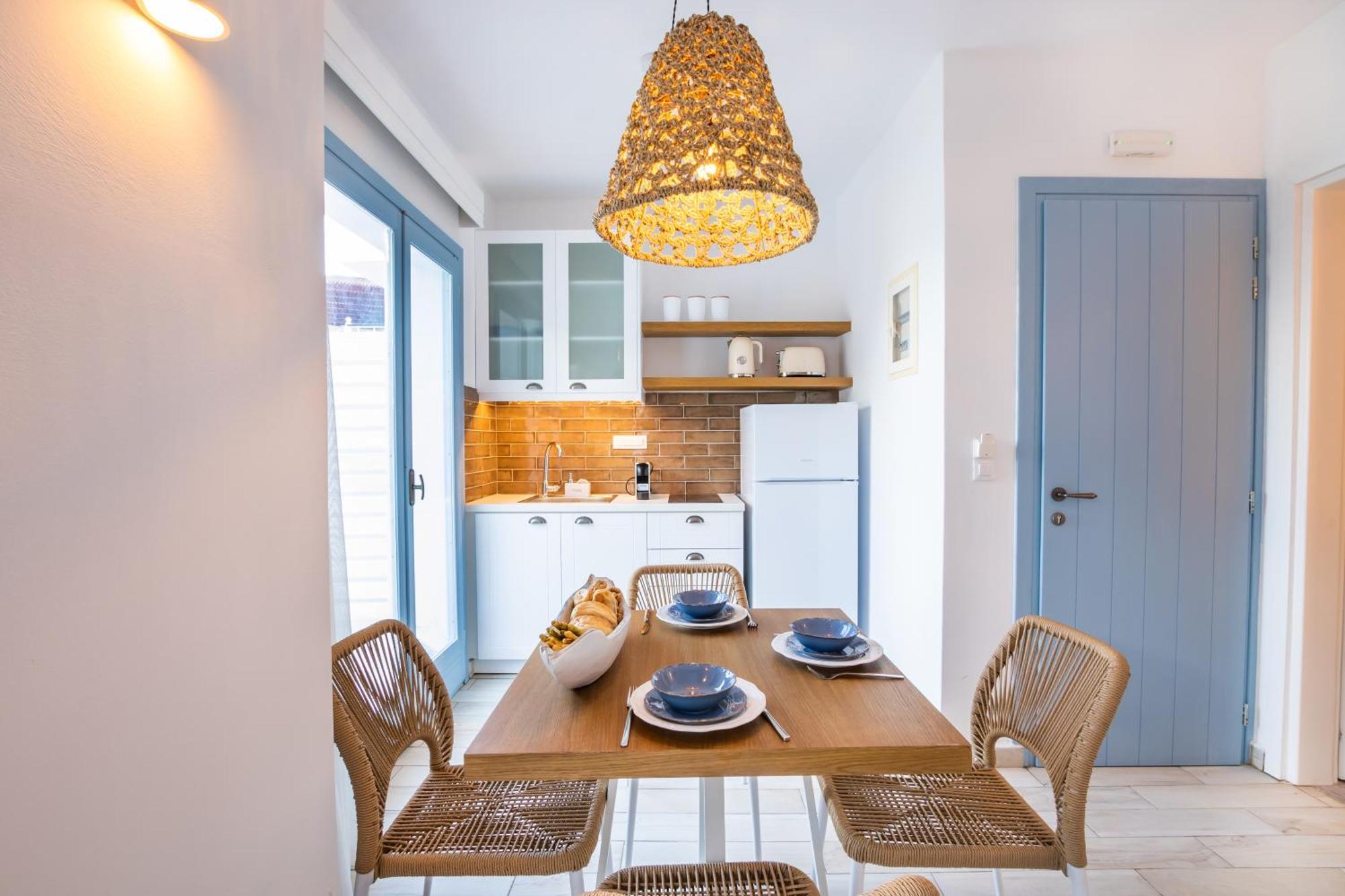 Yploui Suites カルパトス エクステリア 写真