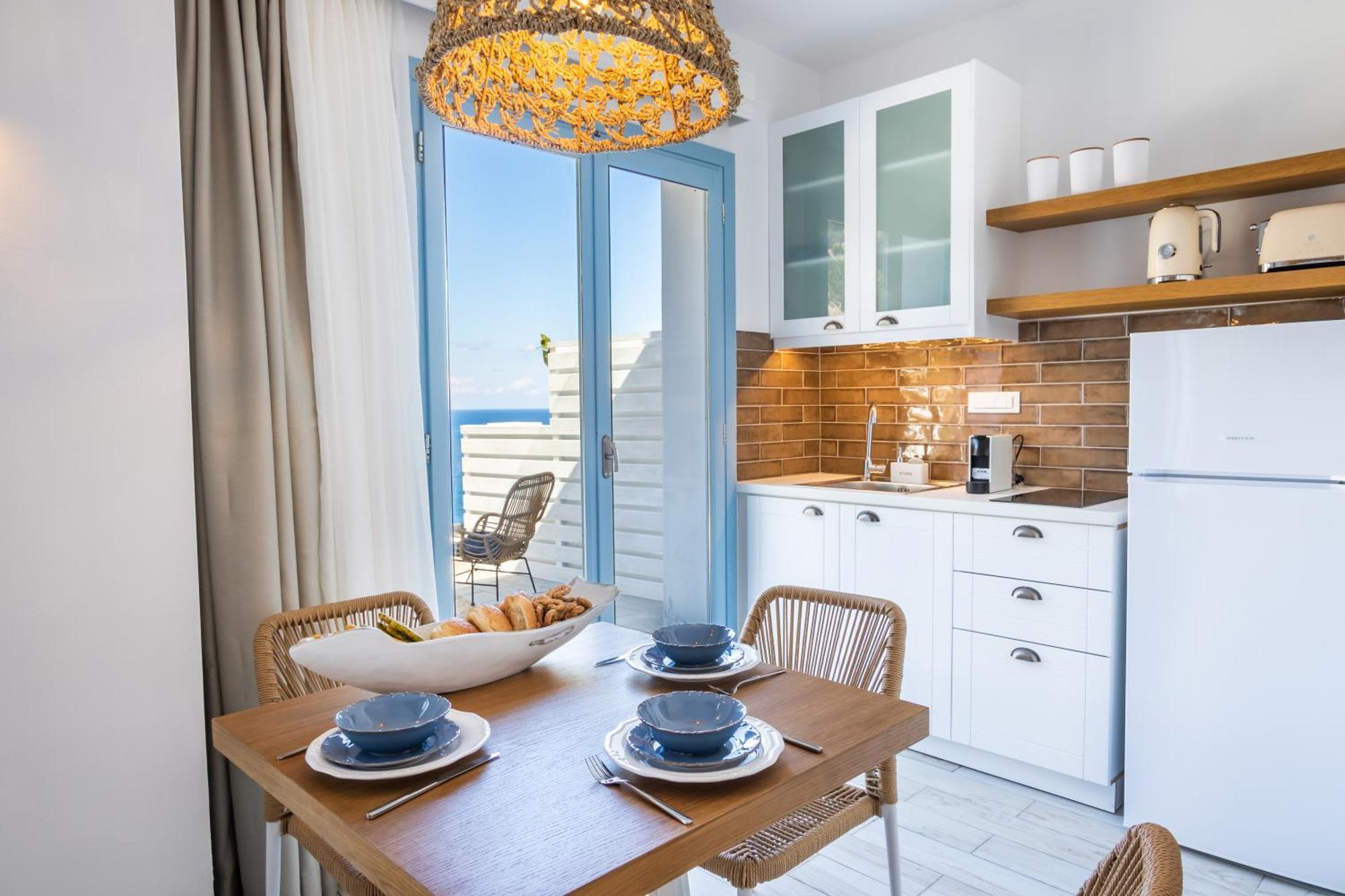 Yploui Suites カルパトス エクステリア 写真